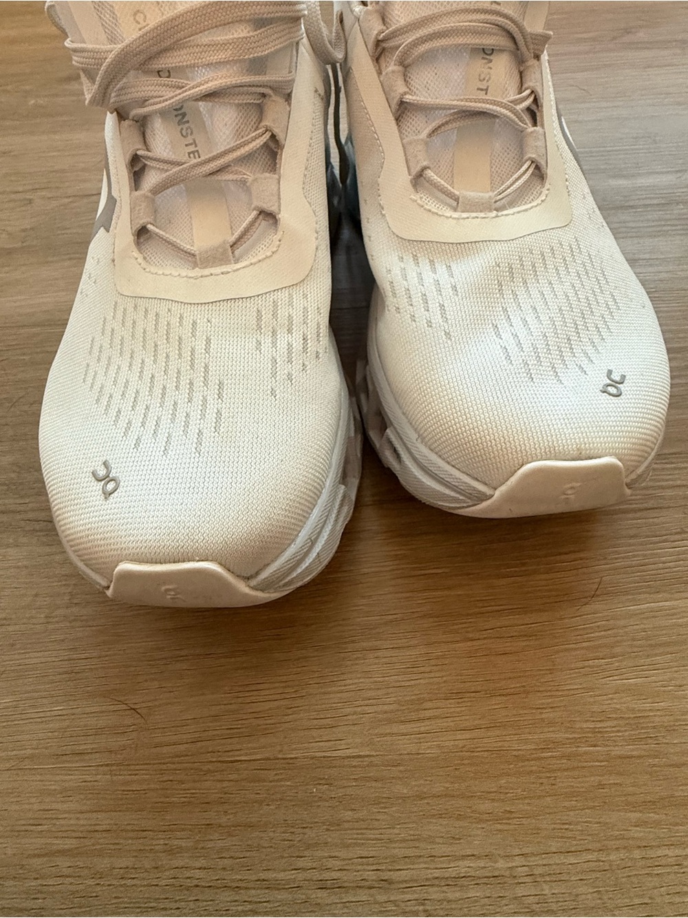 On Running White Womens Size 8 - Picture 2 of 8